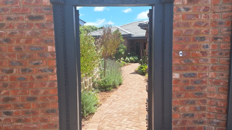 4 Bedroom Property for Sale in Stilbaai Wes Western Cape